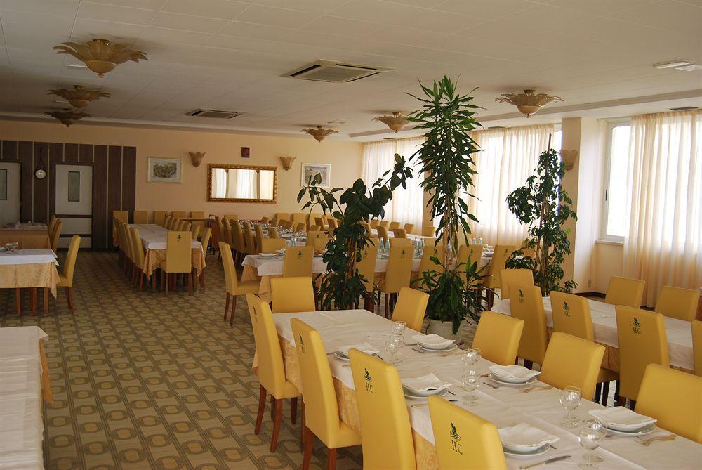 Hotel Calabresi San Benedetto del Tronto Exterior foto