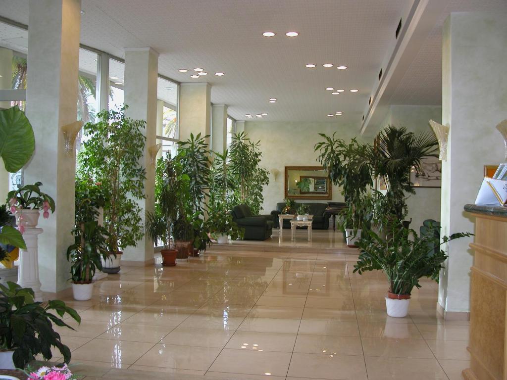 Hotel Calabresi San Benedetto del Tronto Exterior foto
